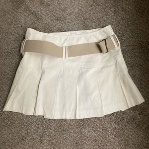 THEORY pleated skirt cream colored belted